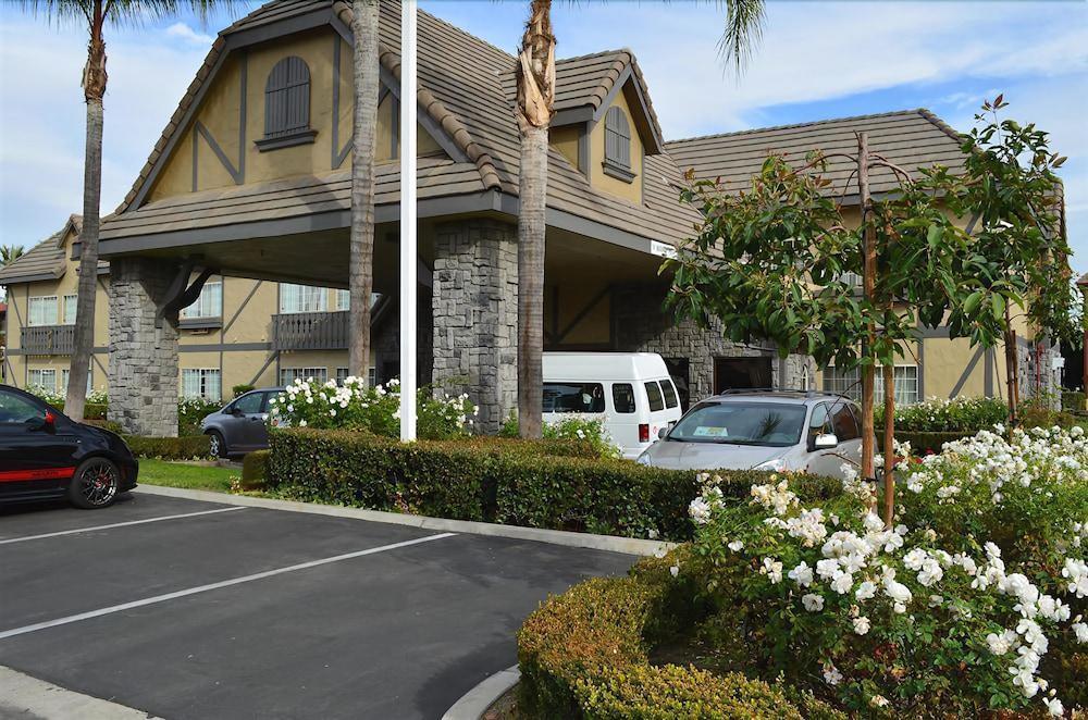 Folk Inn Ontario Airport Extérieur photo